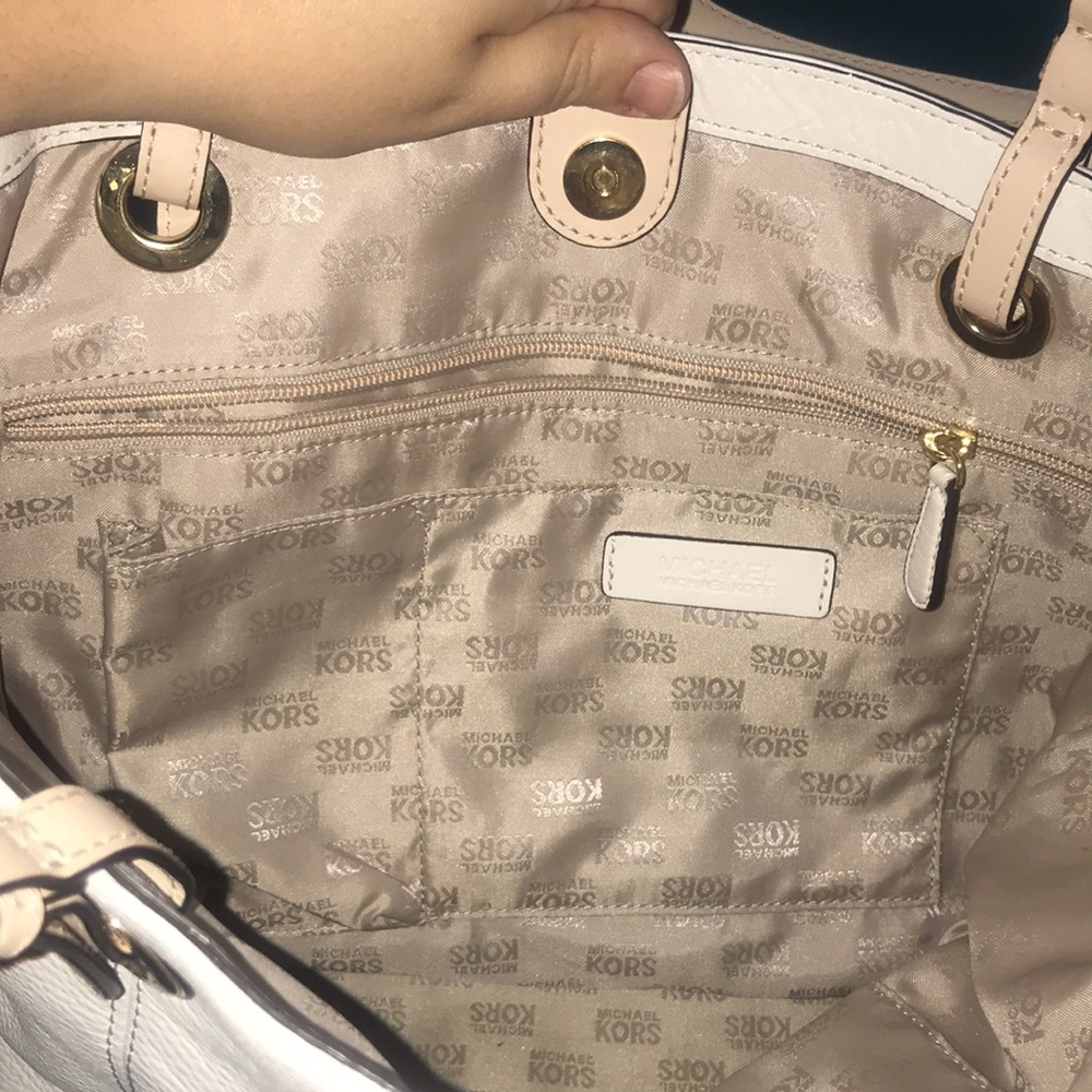 MICHAEL Michael Kors Large Vanilla Jet Set Tote - Picture 6 of 11